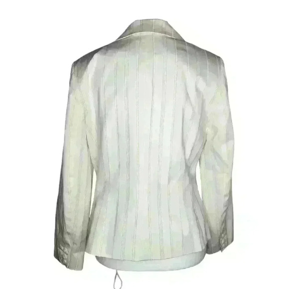 Caslon Women's Button Down Ivory Blazer Jacket Size 8P Workwear Casual - Picture 2 of 9